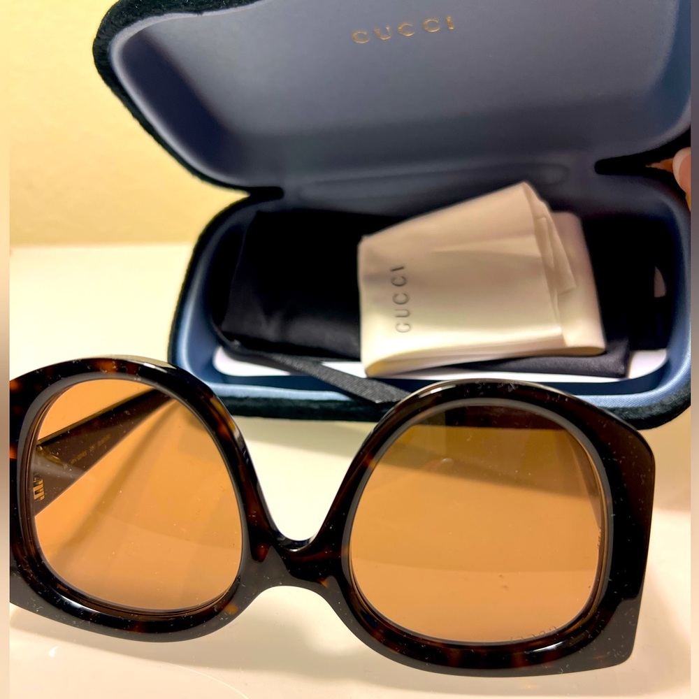Gucci Raised Interlocking Gg Acetate Butterfly Su… - image 6